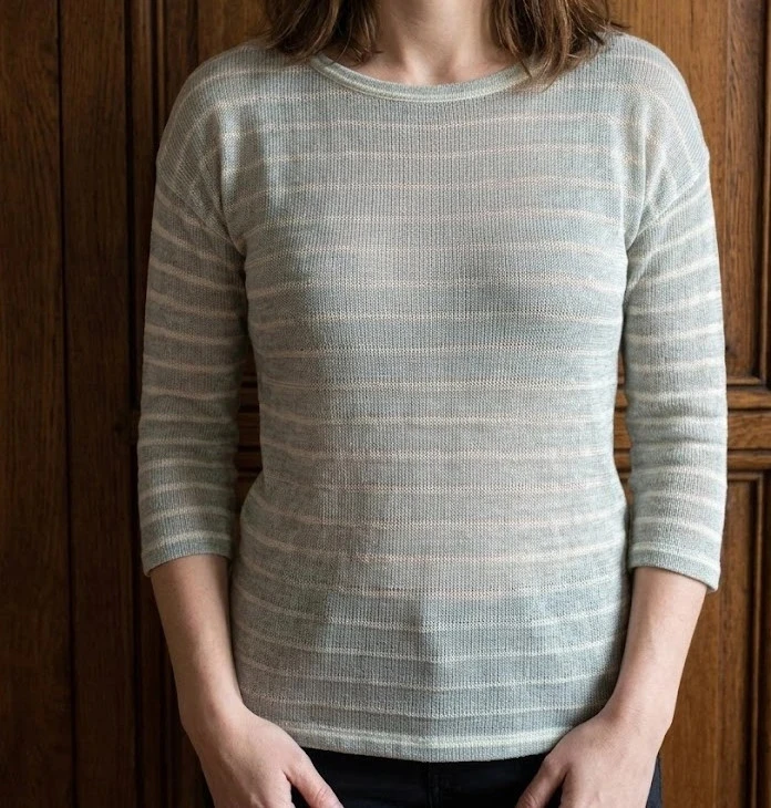 Pull léger marque Mim rayé gris et blanc taille 40